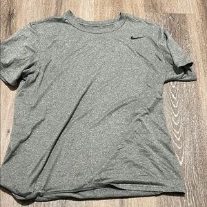 Nike Men's Gray T-Shirt Large
